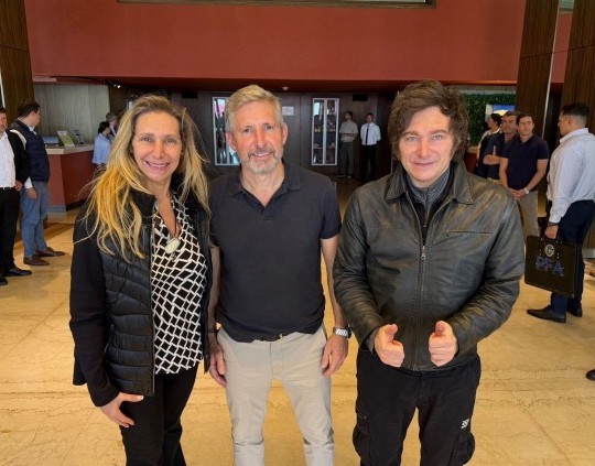Tras los incidentes en Santa Fe, Milei viajó a Entre Ríos y se reunió con Frigerio