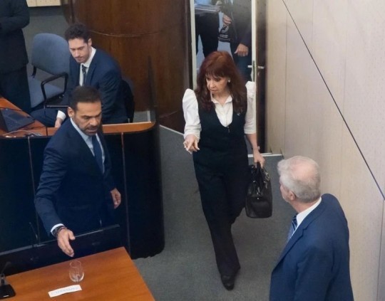 Cristina Kirchner declaró en Comodoro Py por la causa cuadernos: 