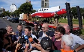 País