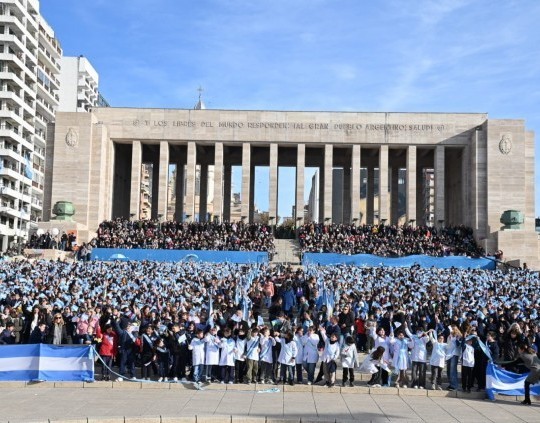 Rosario: Pullaro y Javkin inauguraron las obras del Monumento a la Bandera