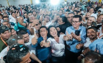 Keiko Fujimori alcanza ventaja irreversible en el balotaje, pero su adversario denuncia fraude