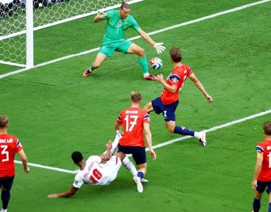 Inglaterra fue superior a Noruega y se metió en semifinales del Mundial 2026