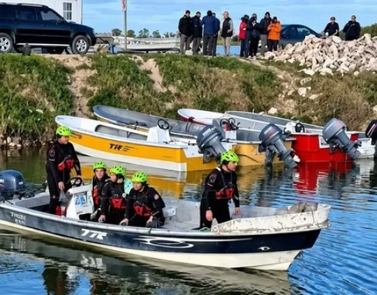 Laguna del Monte: volcó una lancha, murieron cuatro pescadores ahogados y buscan a un quinto