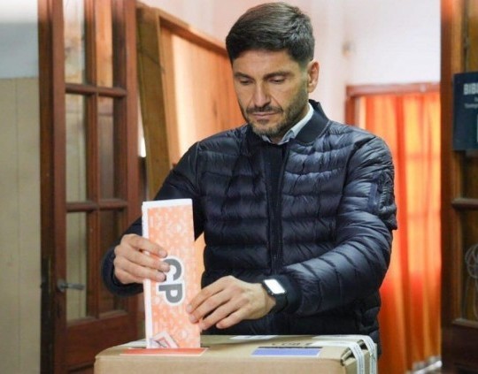 Santa Fe desdobla y mantiene las PASO: Pullaro ya fijó el calendario para las elecciones